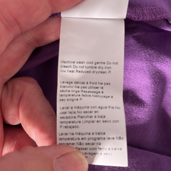 EUC Hugo Boss tshirt - Picture 9 of 9